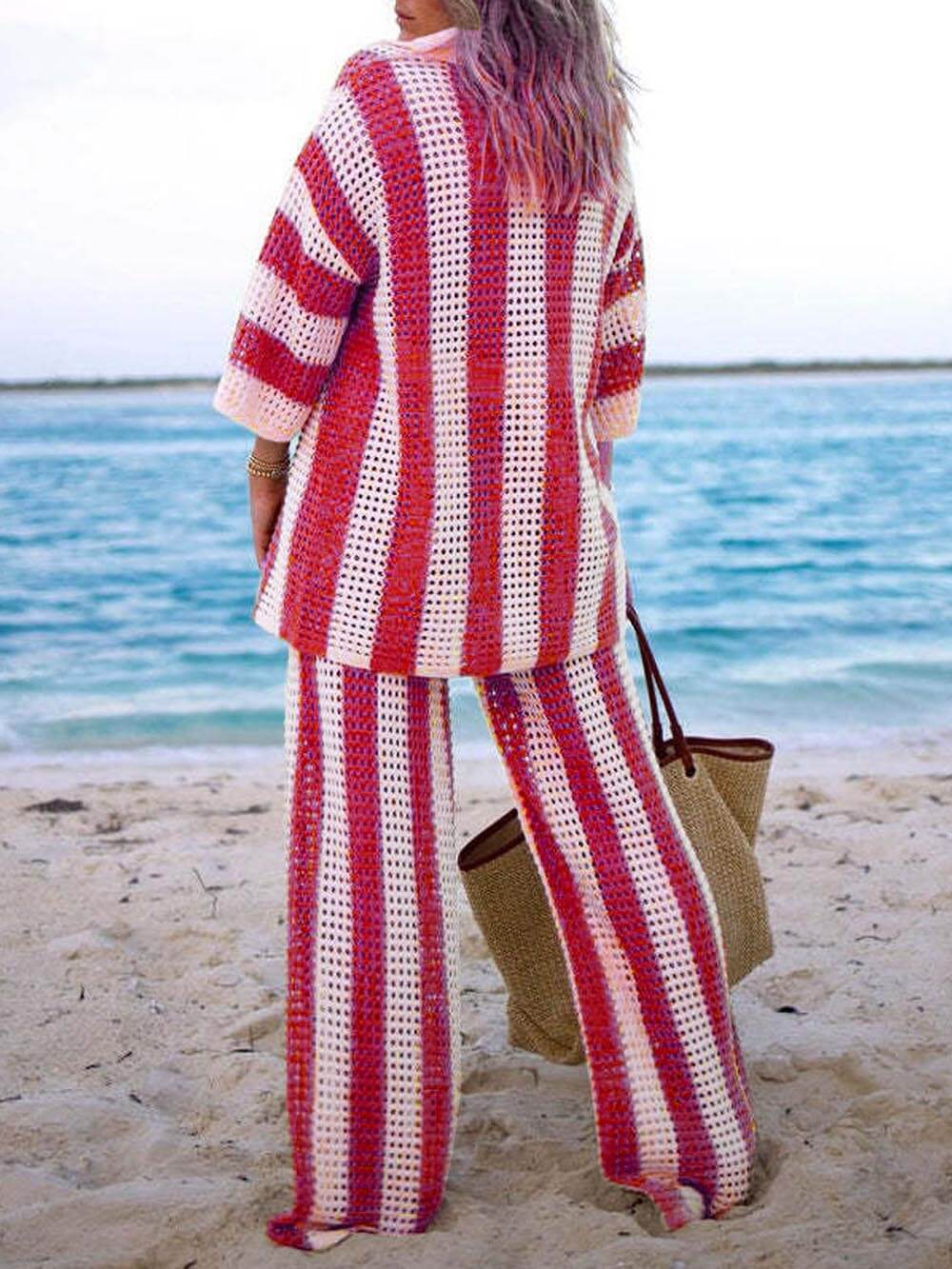 Set di Camicia a Strisce con Scollatura a V e Pantaloni a Gamba Larga