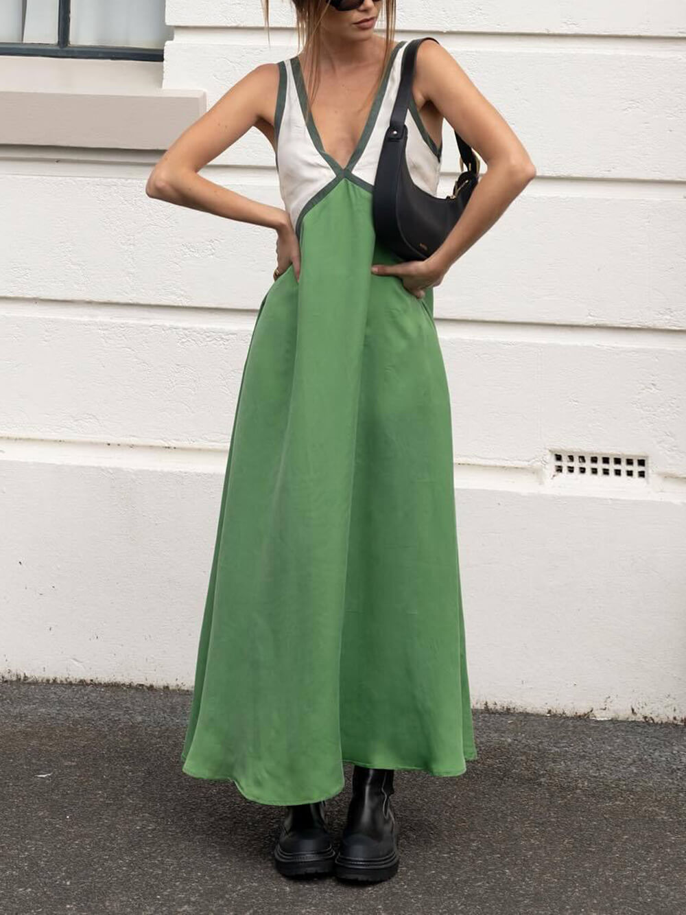 Abito Chic con Scollo a V e Colori Contrastanti