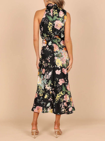 Abito Maxi con Scollo Halter e Vita Elastica a Fiori