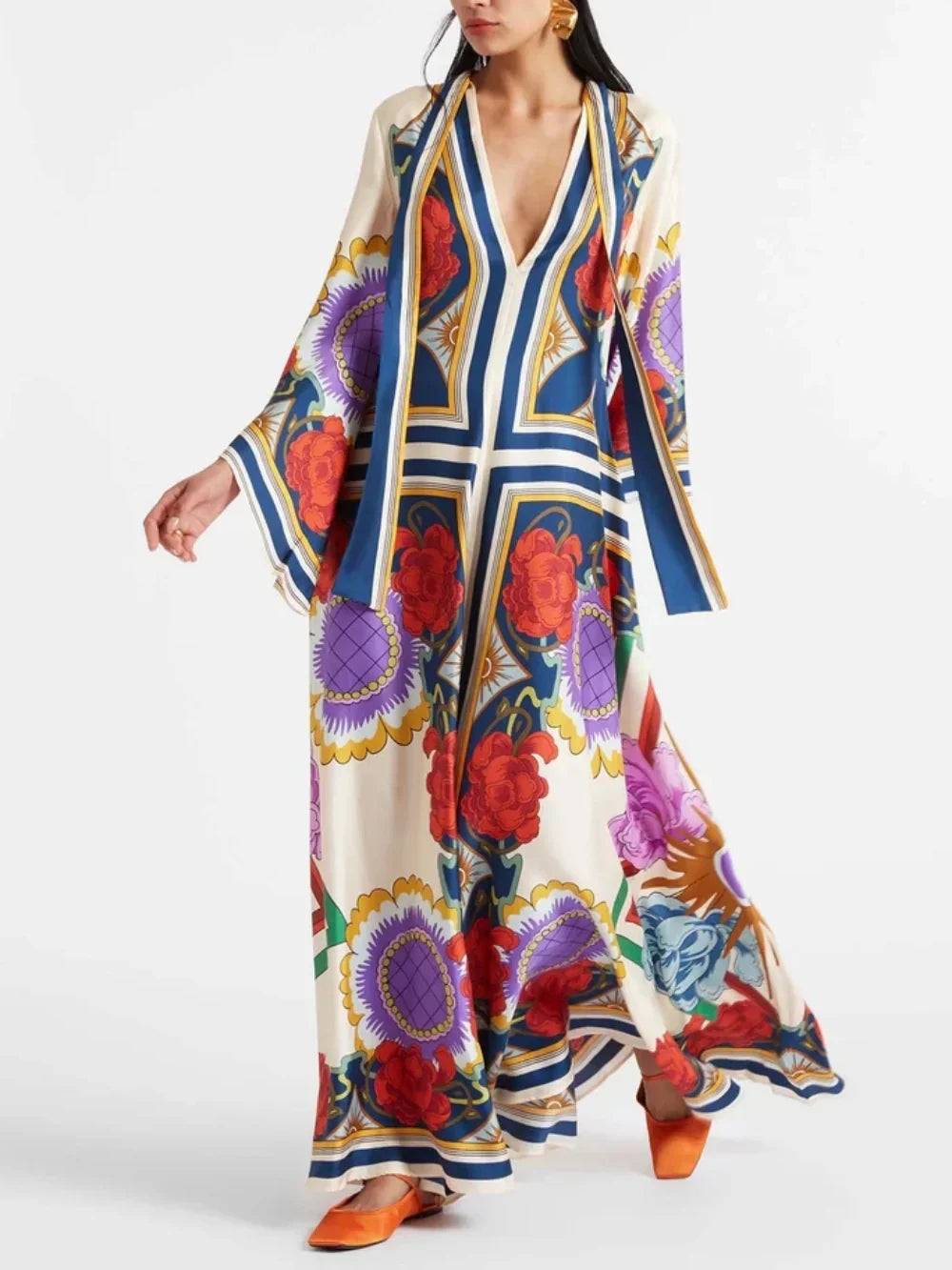 Maxi Dress con Maniche a Cascata Drappeggiate e Stampa Floreale Squisita